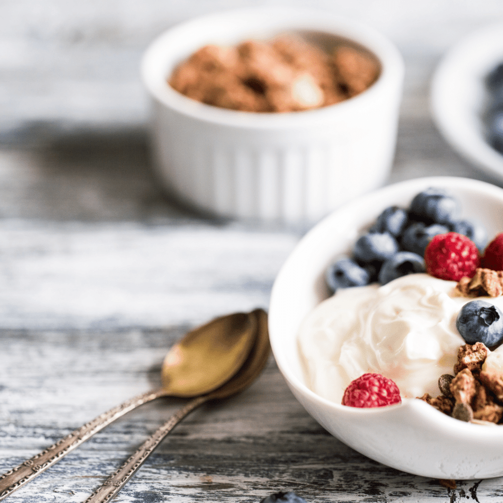 healthy snacks for toddlers on the go yogurt and berries